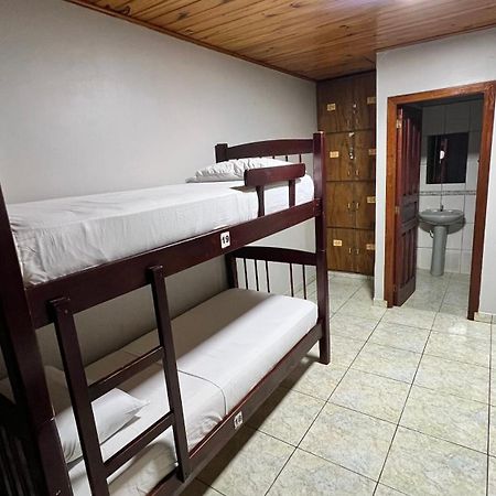 Hostel Peter Pan بويرتو إجوازو المظهر الخارجي الصورة